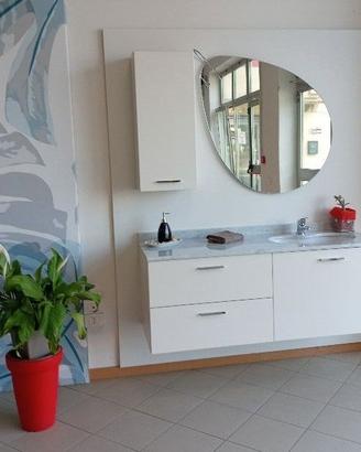 mobile sospeso per bagno