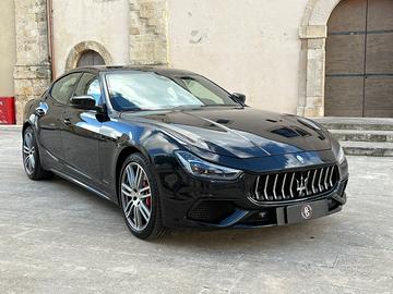 Maserati Ghibli 3.0 benzina 350 cv gransport