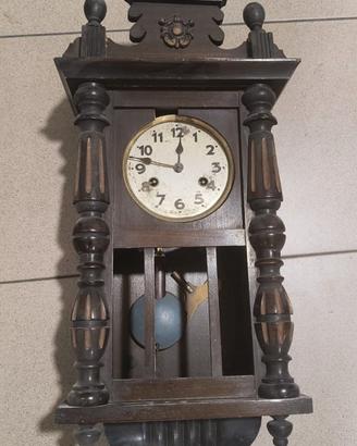 Antico orologio a pendolo di fine 1800 ancora funz