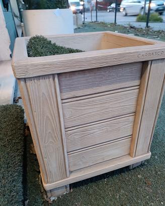 vaso in cemento finto legno