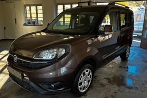 Fiat Doblò 1.4 T-Jet 16V Easy 7 POSTI