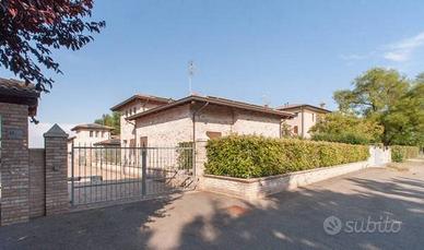 Villa di 150 m² con 4 locali e box auto a Anzola d