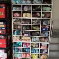 Merceria e filati in STOCK