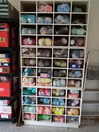 Merceria e filati in STOCK