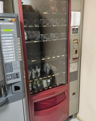 distributore automatico di snack e bibite