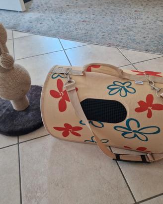 Trasportino gatto e tiragraffi