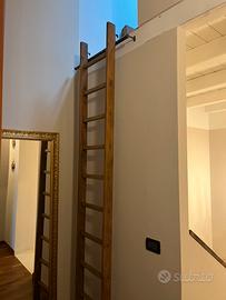 Scala antica in rovere
