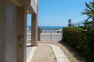 CUPRA MARITTIMA  A 10 METRI DALLA SPIAGGIA