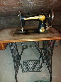 Macchina per cucire antica Singer