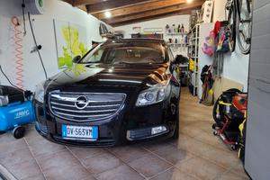 opel insignia 1.6 turbo benzina/Gpl