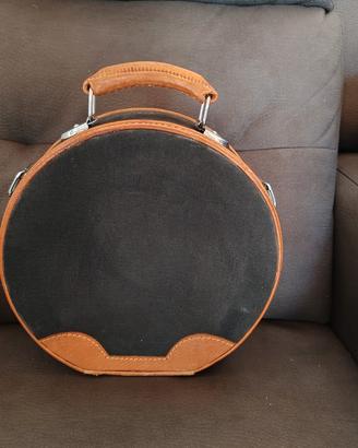 Beauty da viaggio Rotondo nero e color cuoio 