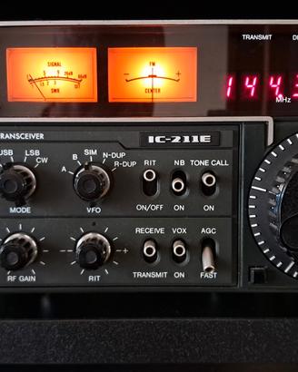 ICOM IC-211E + RM3