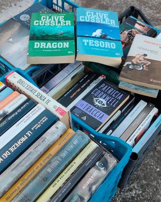 Stock libri mercatino 