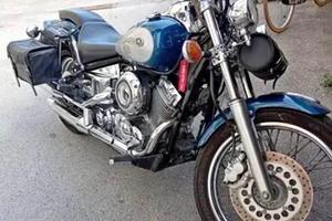 Motocicletta Yamaha XVS 650A Drag Star
