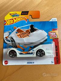 Hot Wheels Deora III - Then and Now
