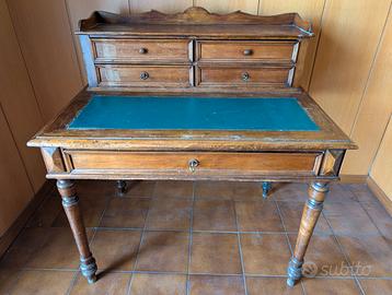 Scrittoio Vintage con Alzatina e Sedia - 100x68 cm