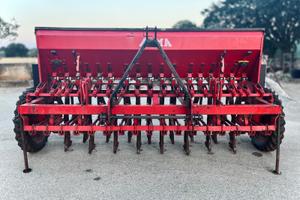 Seminatrice agricola a righe anno 2000