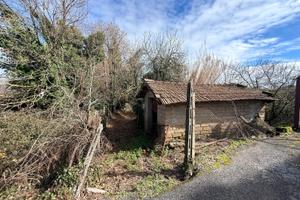 Carchitti: rustico con progetto approvato