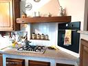 villa-di-210-m²-con-piu-di-5-locali-e-box-auto-a-c