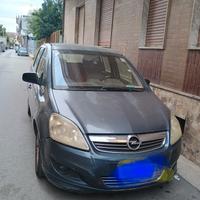 autovettura Opel zafira metano