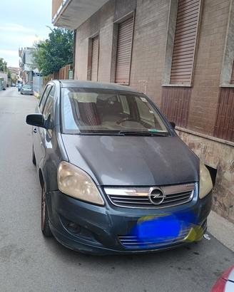 autovettura Opel zafira metano