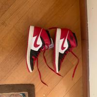 Nike Air Jordan MIDi 1 nere e rosse
