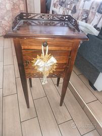 mobiletto in legno