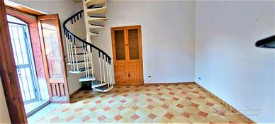 Fabbricato singolo su due piani da Restaurare