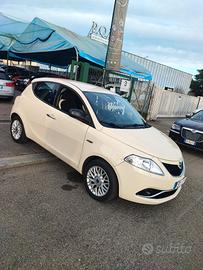 Lancia Ypsilon 1.2 69 CV 5 porte GPL Ecochic Plati