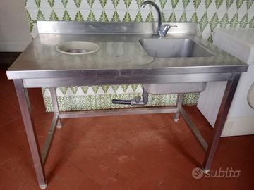 lavandino e altri pezzi Zanussi in acciaio