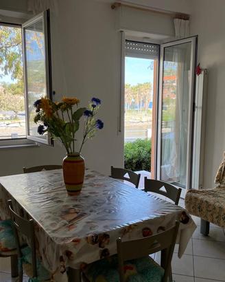 Bilocale FRONTE MARE con balcone