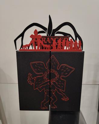 Espositore stranger things richiudibile 
