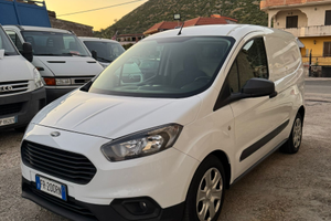 Ford transit courrier