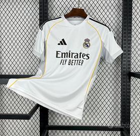 Divisa di casa Real Madrid