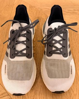 Scarpe ADIDAS Ultraboost x James Bond
