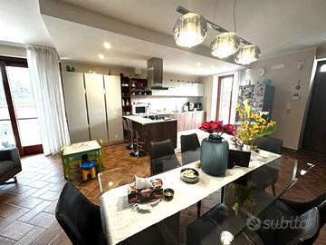 Villa bifamiliare in parco