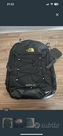 Zaino The North Face nero e giallo