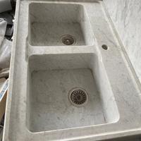 Lavello in marmo bianco di Carrara