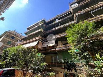 3 LOCALI A NAPOLI