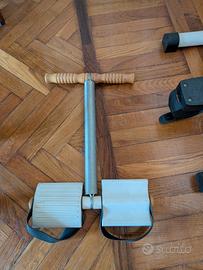 vogatore a molle e pedali