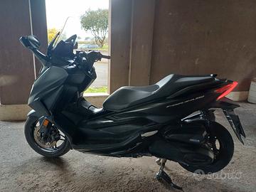 Honda Forza 350 del 2023