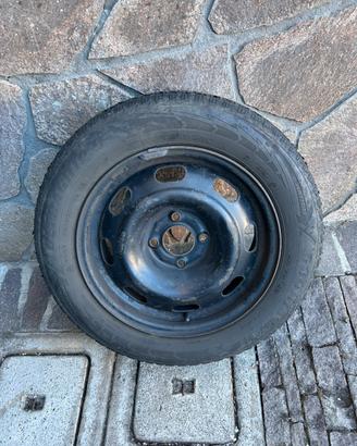 4 cerchi con gomme invernali