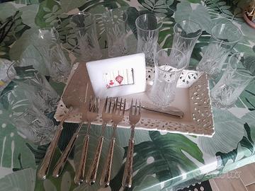 bicchieri vassoio posate