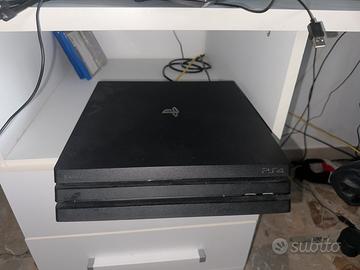Ps 4 pro da 1 tb doppio controller