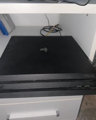 Ps 4 pro da 1 tb doppio controller