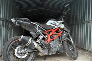 Ktm Duke 125 2023 incidentato