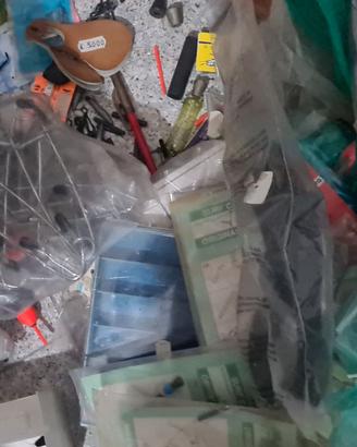 Lotto articoli da pesca