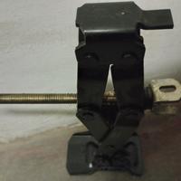 Cric per auto a forbice -