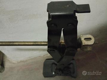 Cric per auto a forbice -