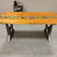 Tavolo in vetro resina